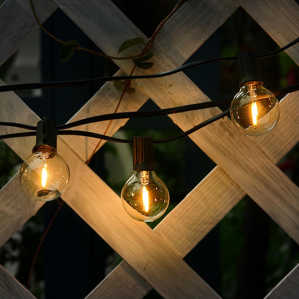 Outdoor light garland