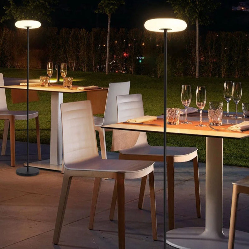 Lampe Solaire d’Extérieur Sur Pied restaurant arrondi