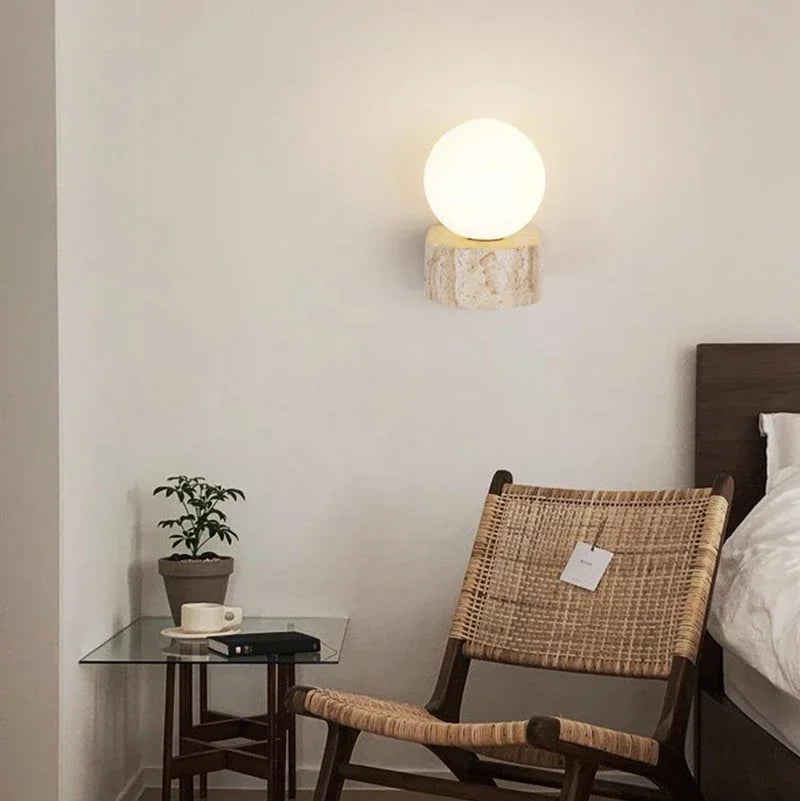 Décoration du coin lecture avec le mini applique Globe by Luppa