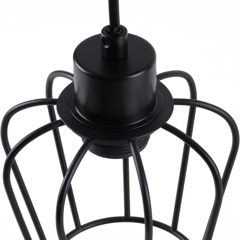Vue rapprochée de la cage filaire en métal noir et de la douille E27 du luminaire