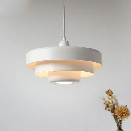 Suspension scandinave blanche minimaliste pour cuisine ou salon moderne