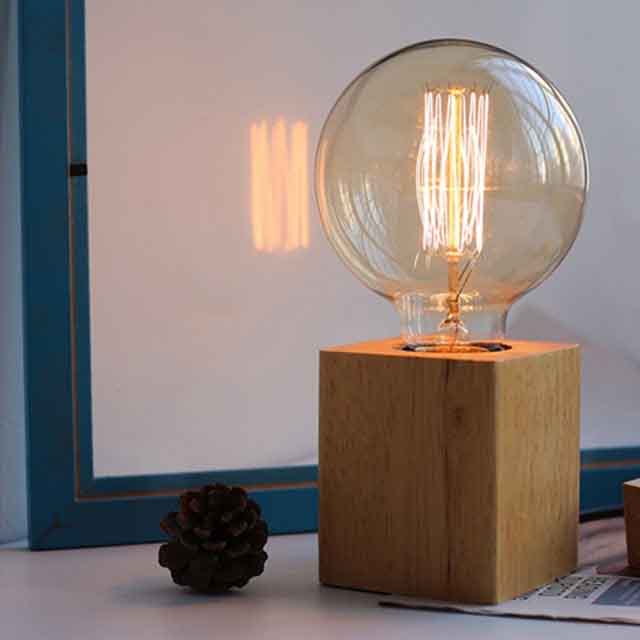 Lampe de chevet design bois